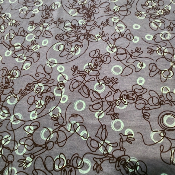 Women's LuLaRoe Irma Minnie Mouse Top Size Medium - Picture 3 of 7